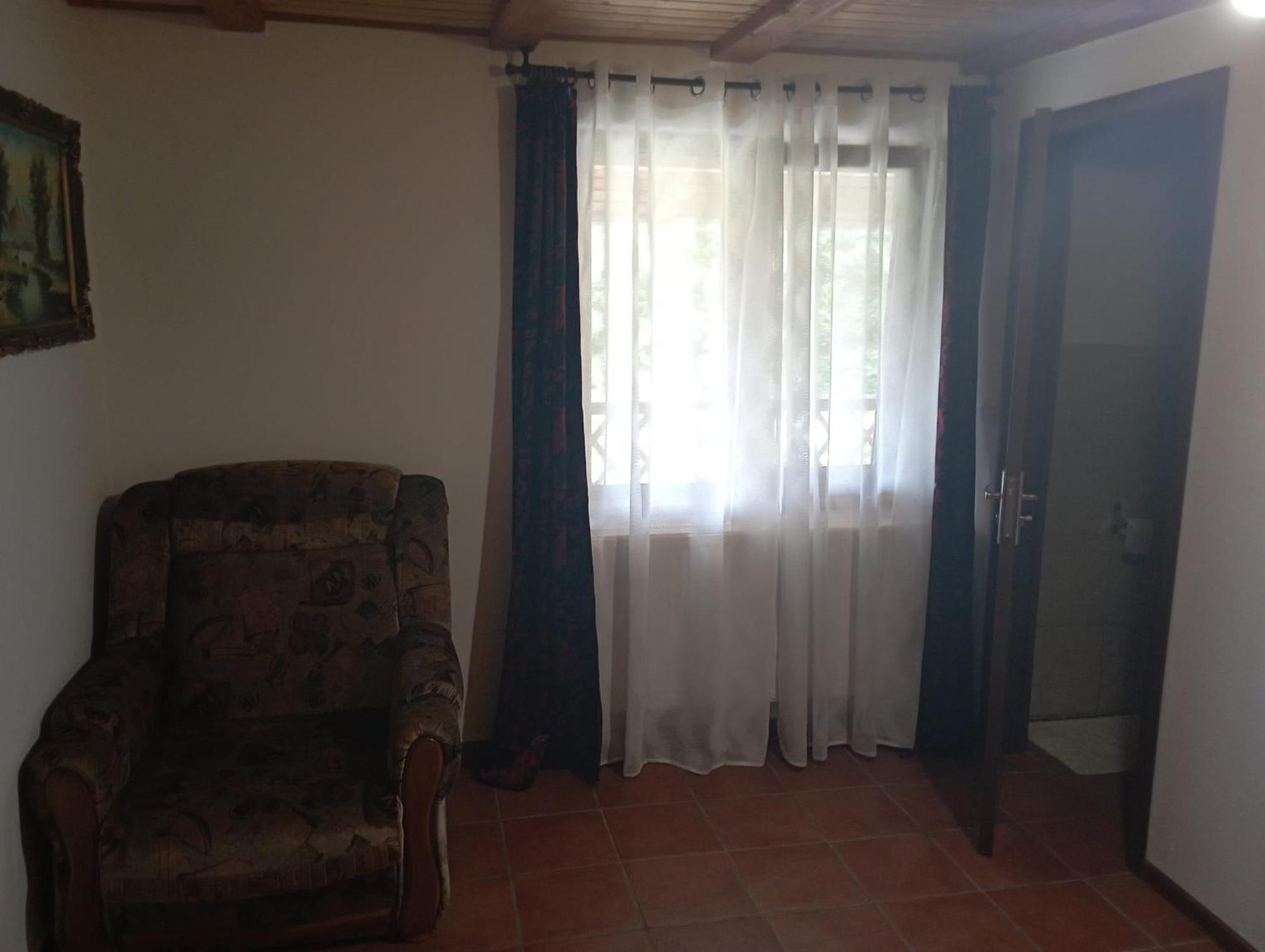 Pensiunea Dates Cîrţişoara Kamer foto