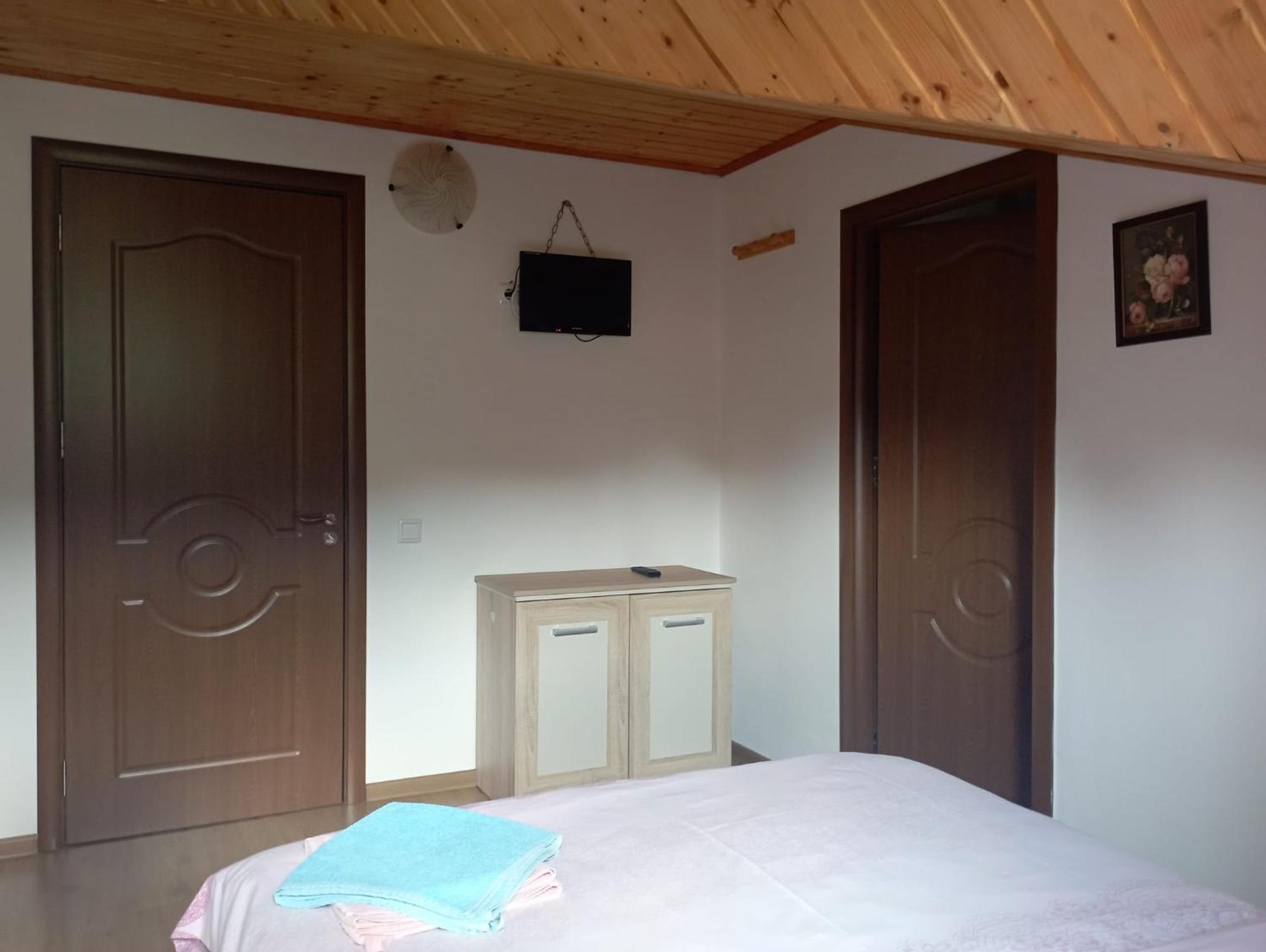 Pensiunea Dates Cîrţişoara Kamer foto