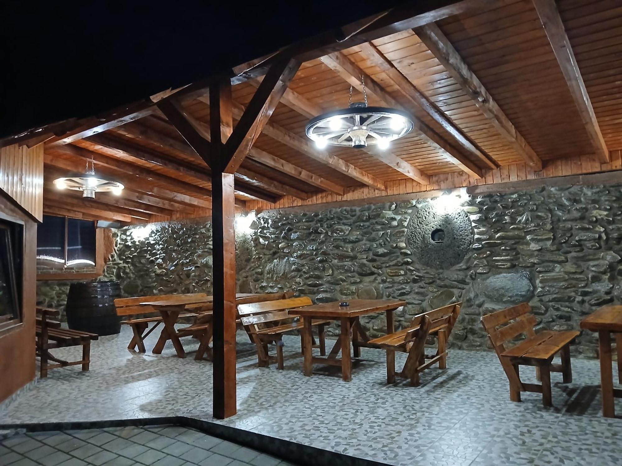 Pensiunea Dates Cîrţişoara Buitenkant foto